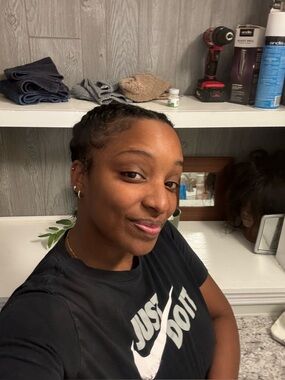 Meet your Posher, Ebby